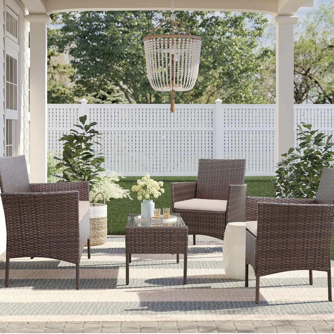 How to Design an outdoor living space?